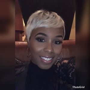 Meet your Posher, Sheana